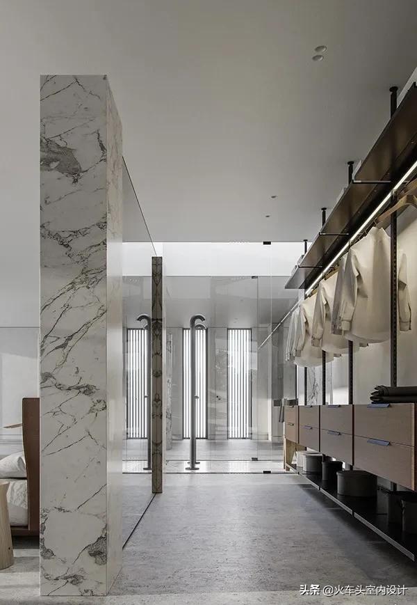 走入式衣帽间设计效果图轻奢风,轻奢简约大气衣帽间