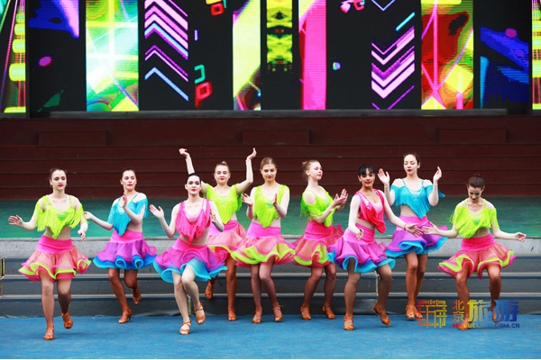 北京世界公园举办2019金秋国际旅游风情节!非洲鼓舞、花车巡游、魔术杂技、非遗打铁花,应有尽有!