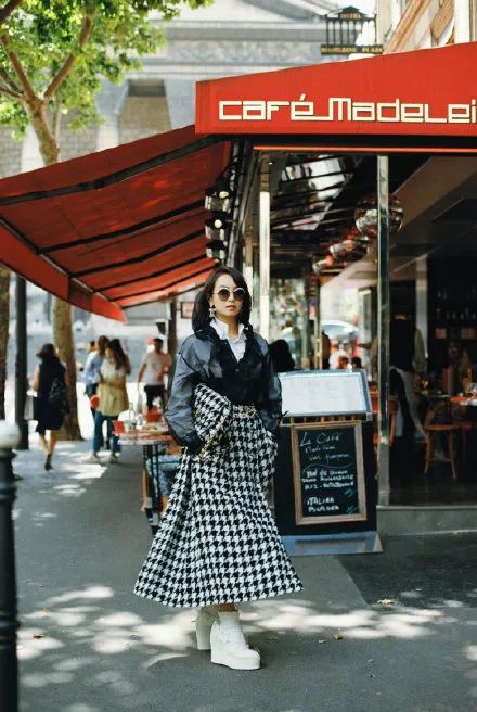 值得买的香奈儿,香奈儿最值得买的口红116