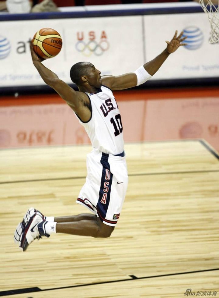 为什么喜欢打篮球而不是足球,为什么很多人喜欢打篮球