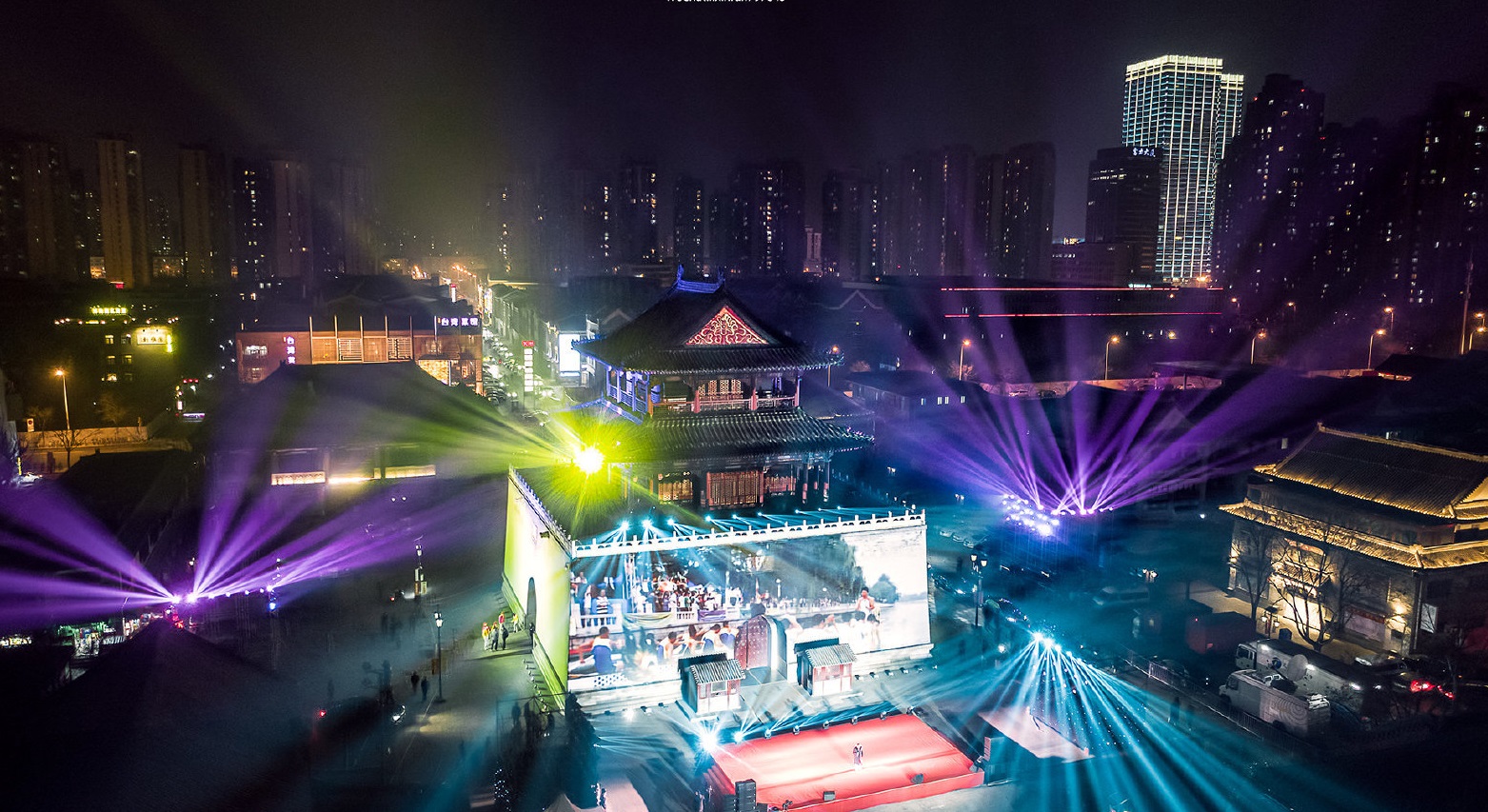 天津市里的夜景,天津壮观的夜景