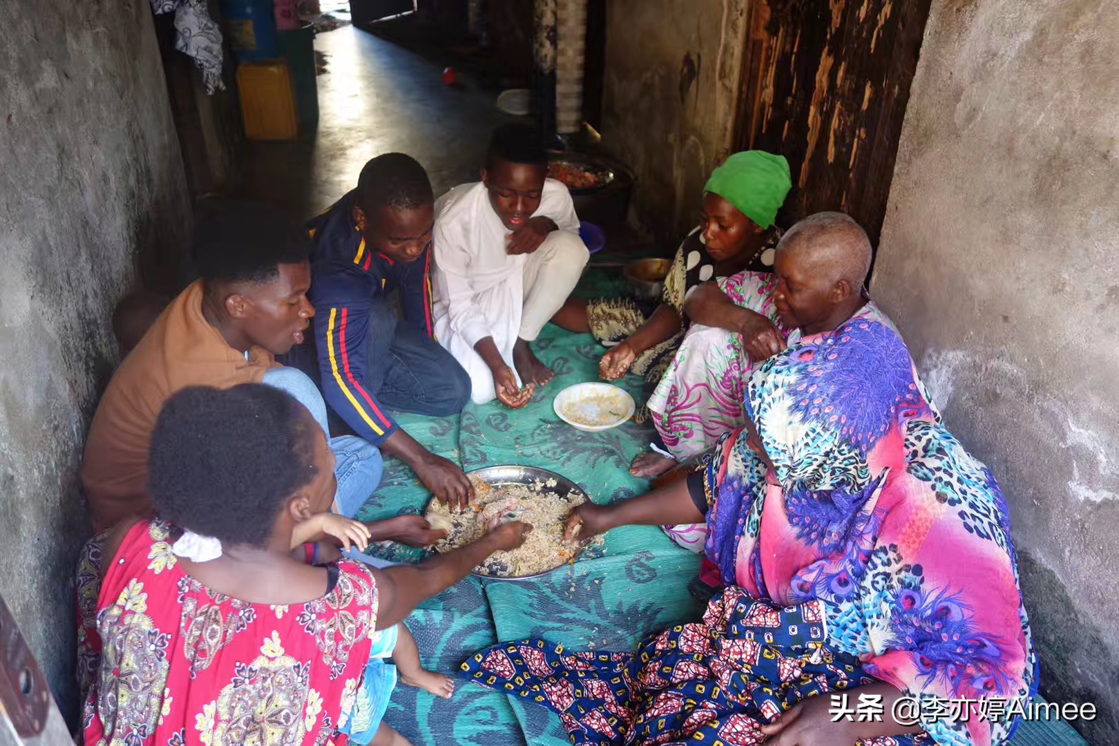 非洲农村妇女创业记：*款贷**、开店、谋生，出路到底在哪？