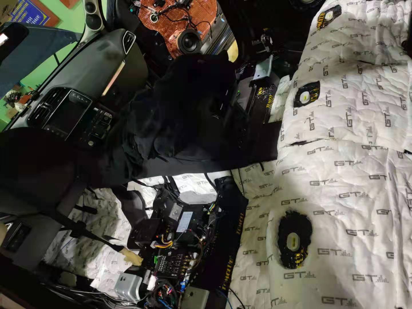 捷豹四门隔音视频,捷豹噪音大怎么改