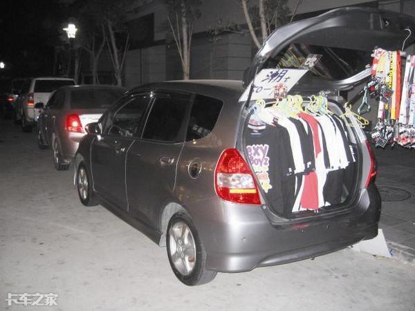 还在用僵尸车、三轮车摆摊?时代不同了,带你看看真正的地摊神车