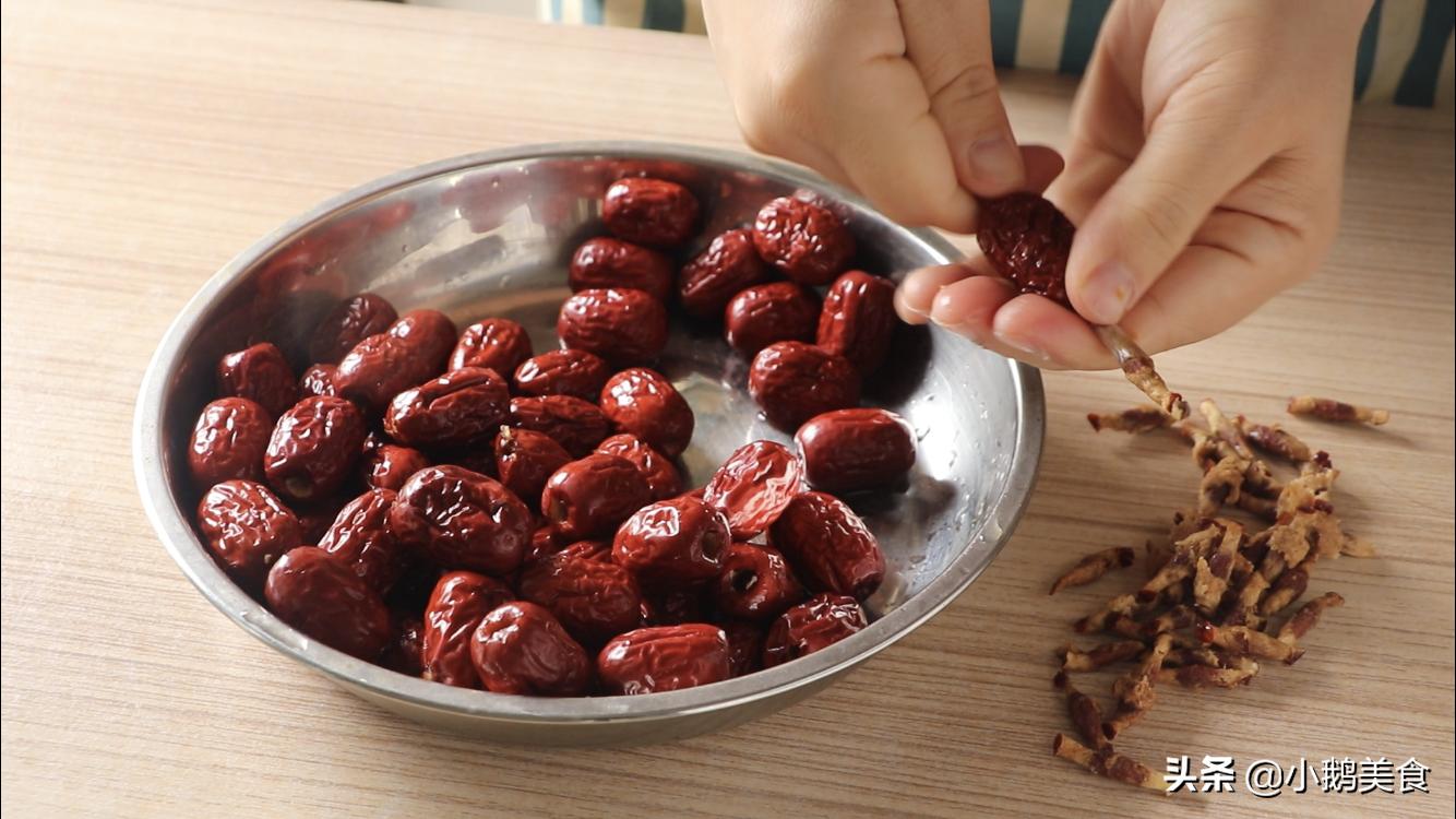松软香甜的红枣糕一次就成功,无油低糖红枣糕怎么做