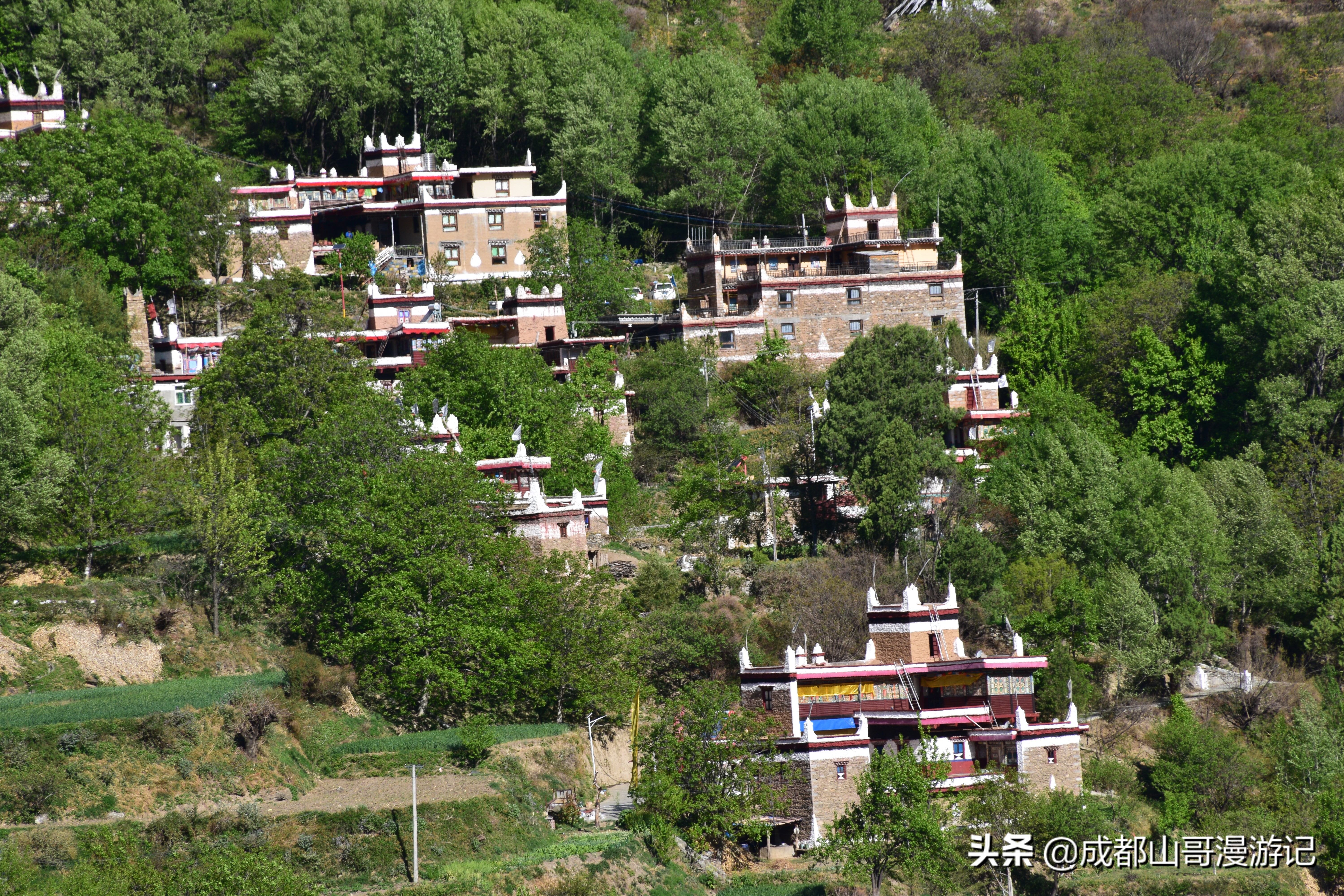 丹巴甲居藏寨最佳旅游季节,丹巴甲居藏寨玩几天