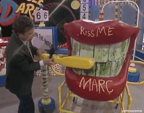 电动牙刷一般怎么充电 (电动牙刷一般怎么充电的)