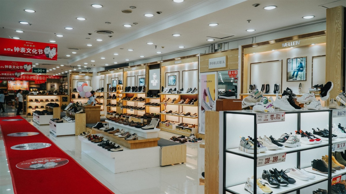 @准大学生们！请收下来自郑州百货大楼的开学大礼包