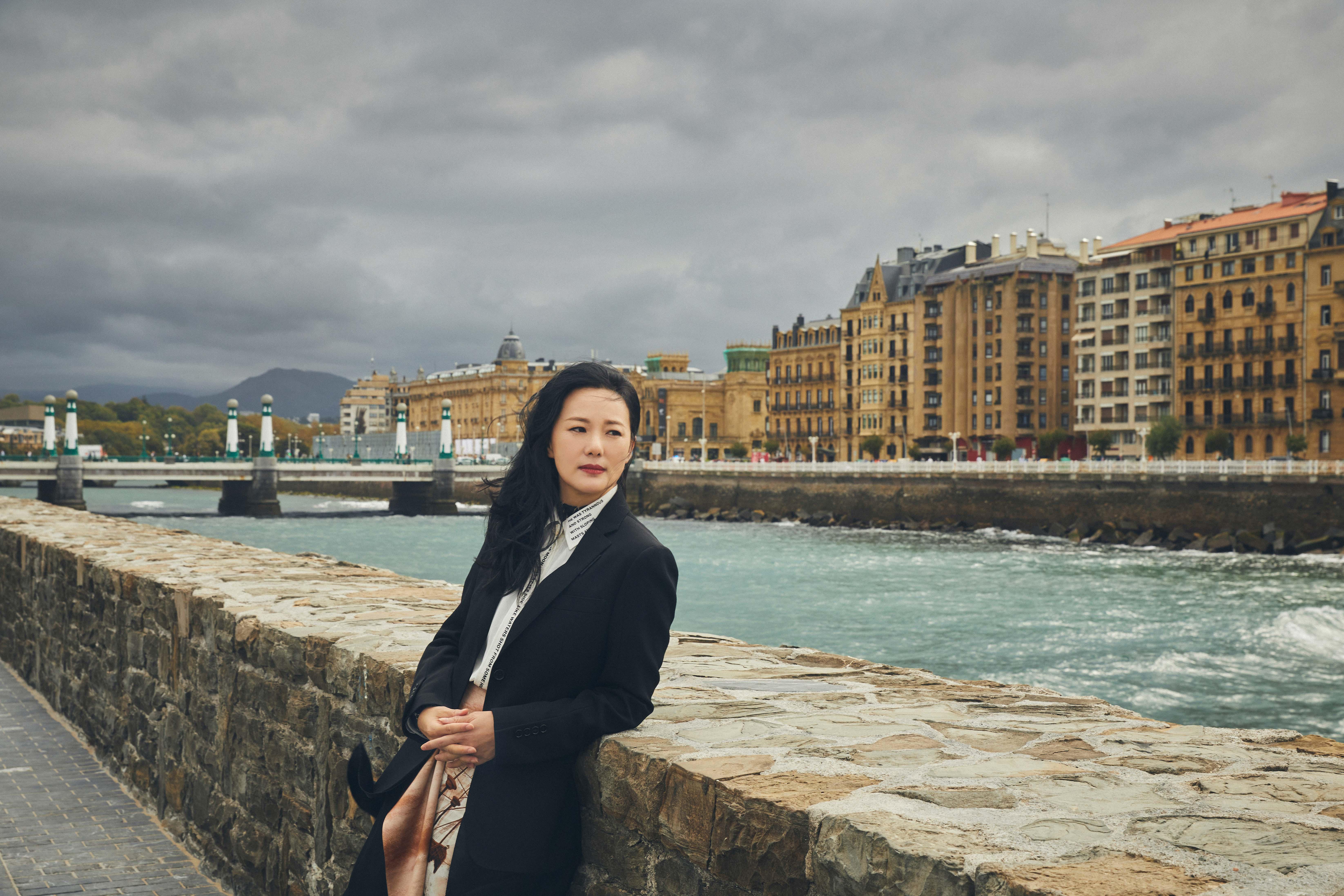 咏梅和栾树跳舞,栾树和咏梅合照