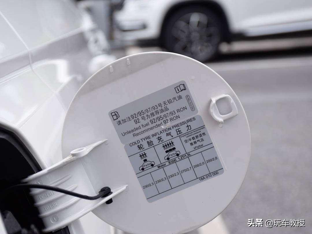 柯米克和五菱星辰哪个好,斯柯达柯米克和五菱星辰选哪个