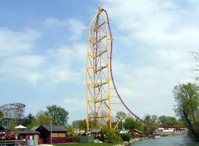 世界最刺激的过山车，景区提醒游客要穿尿不湿，你敢尝试吗