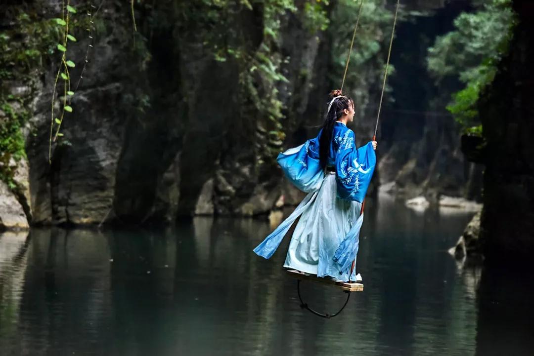 我想对你说董卿演唱,我想对你说傣歌