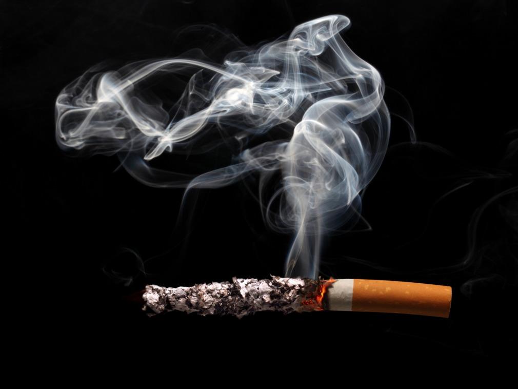 准妈妈孕期吸烟流产,22岁孕妇怀胎8月被逼引产