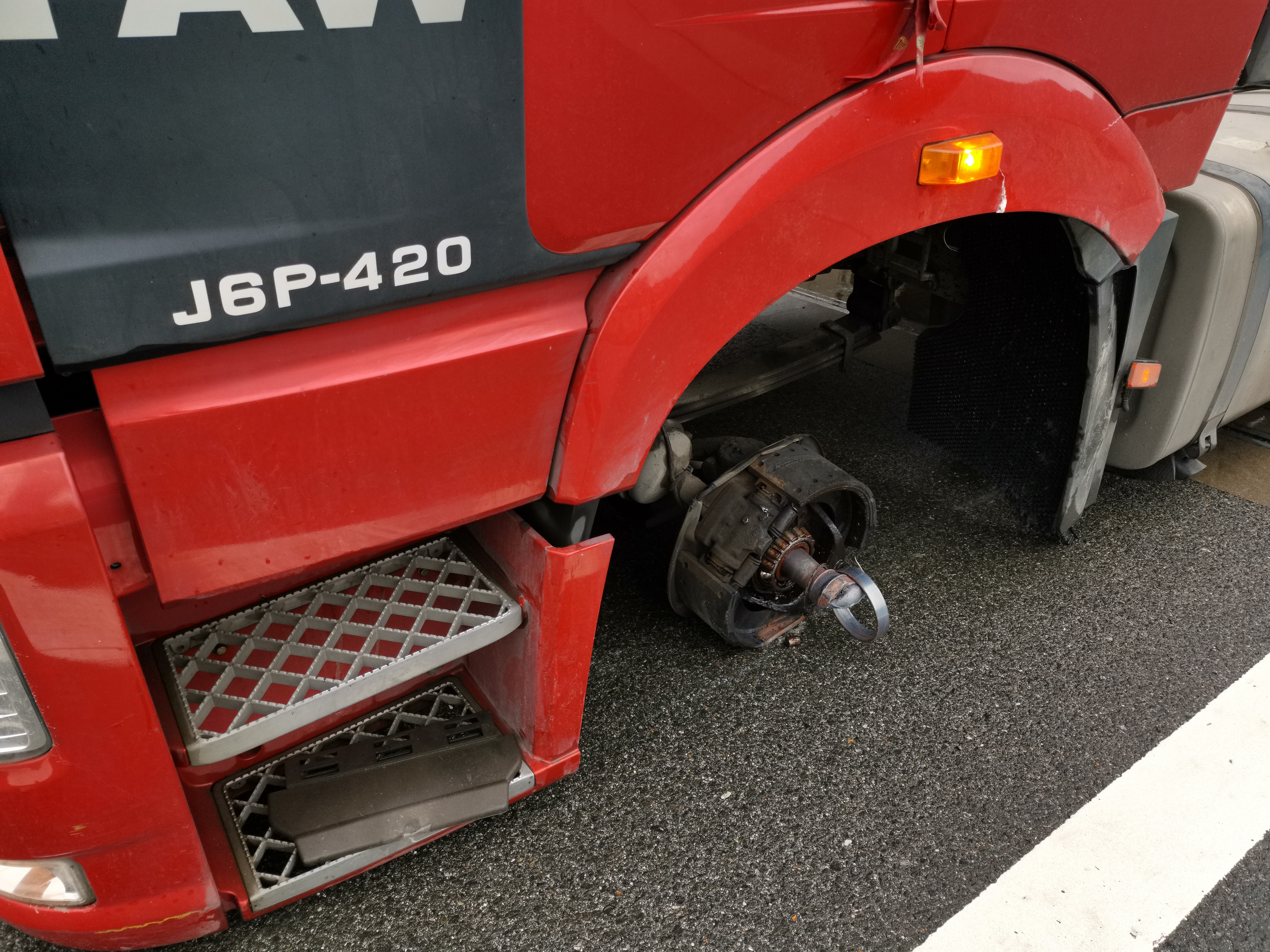 半挂车在高速上跑山道怎么跑,半挂车高速路上神操作