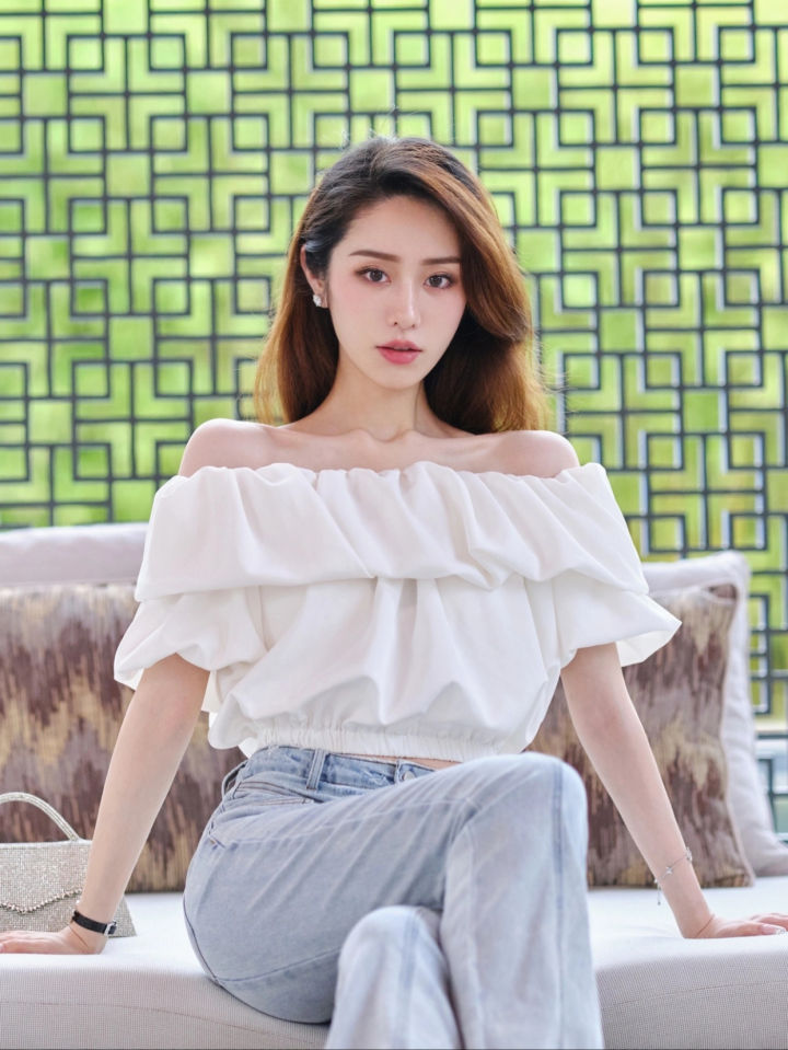 人像拍摄如何摆出自然的姿势,郁金香与人像拍照姿势照片