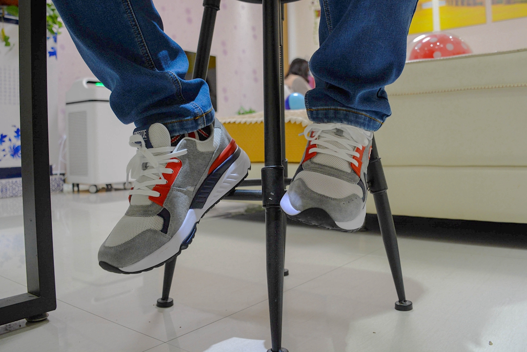 复古拼接休闲鞋松软底,复古舒适运动休闲鞋