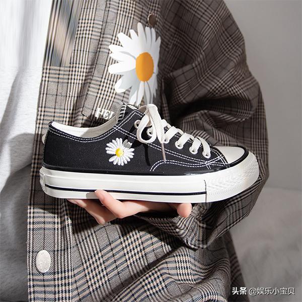 2019春季最流行小白帆布鞋 (适合女学生党穿的平价高帮帆布鞋)