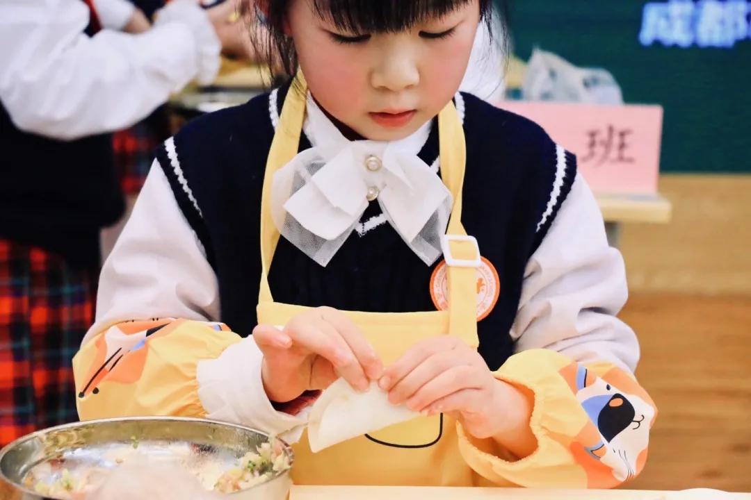 新学期新气象学校精心准备迎开学,新学期校园新气象