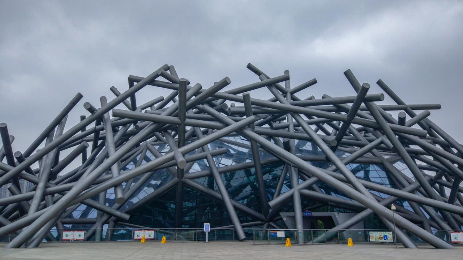 被评安徽最丑建筑,耗资2亿险成烂尾楼,模仿鸟巢却被吐槽像鸡窝