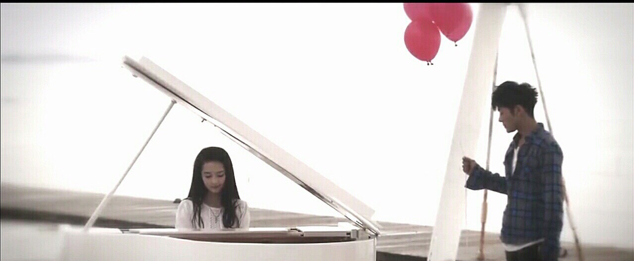 花开半夏人生若只如初见,花开半夏只为初见