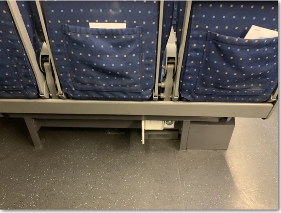 老年旅客乘火车购票指南,老年旅客出行指南已送达