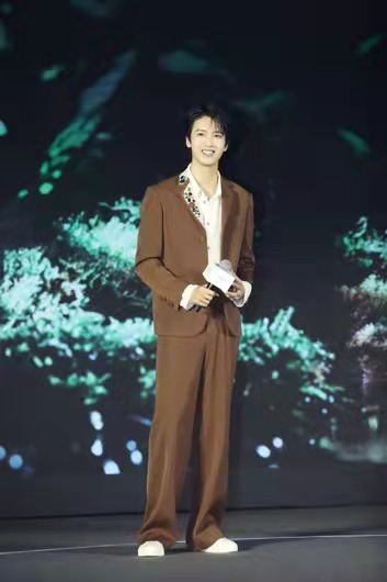 陈宥维雪肌精,雪肌精品牌大使陈宥维