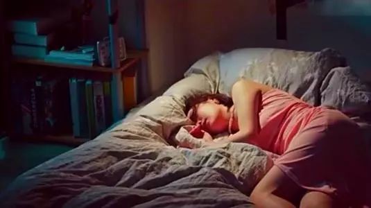 酒吧里最受欢迎的“深水*弹炸**”,只有今晚不回家的妞敢碰...