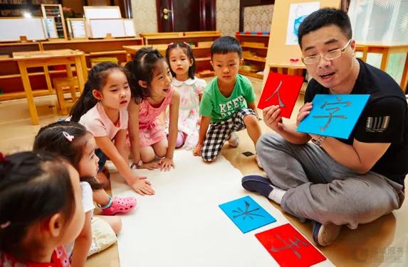 投票调查：小区里“午托班”肆意生长，几家欢喜几家愁？