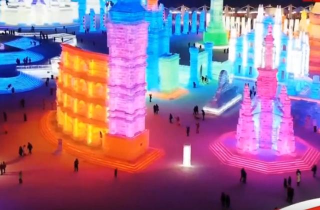 过了腊八就是年,看看东北如何杀年猪吃美食过大年?最浓厚的年味