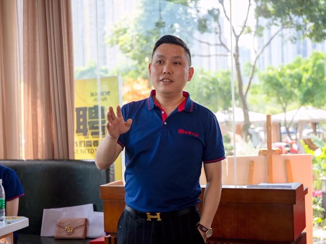 风雨同舟砥砺前行团建,团建乘风破浪