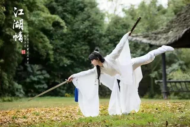 太极拳松腰的正确练法,太极拳下盘怎么练