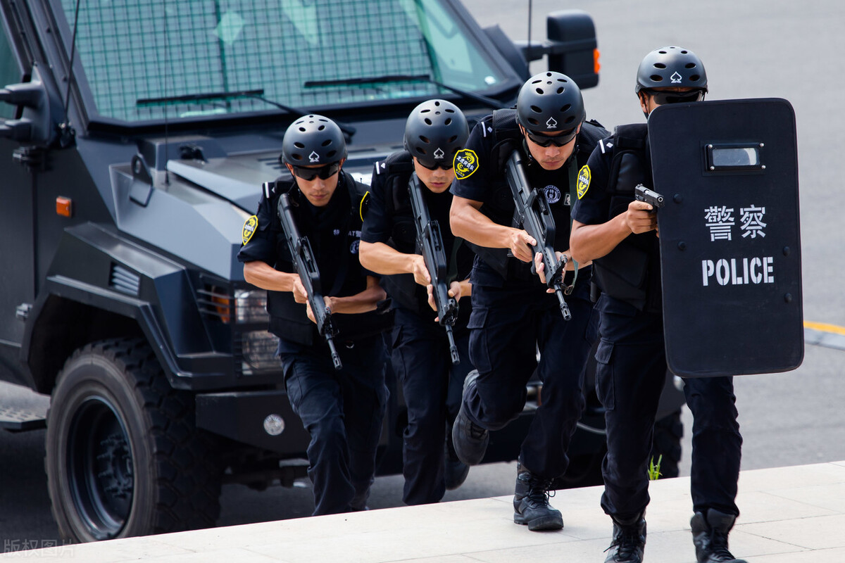 大专毕业当士官容易吗,大专毕业当警察有前途吗