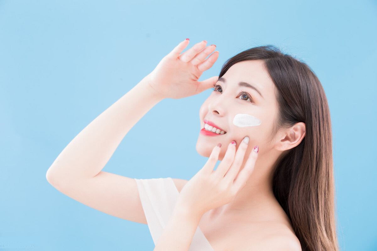 夏天出门要做好防晒才不会被晒黑,夏天不容易被晒黑小妙招