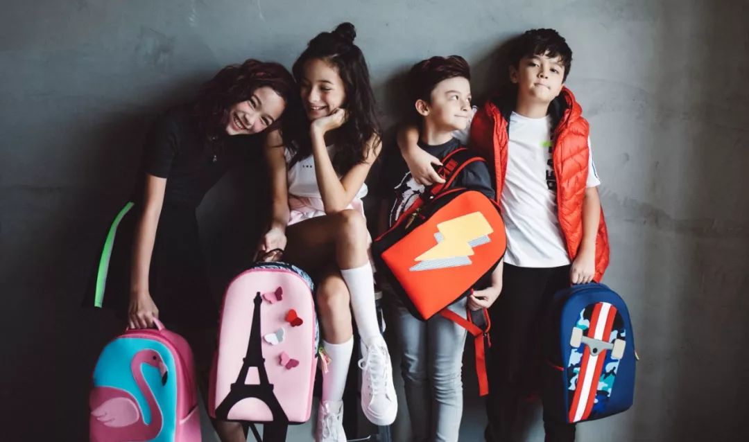 为给孩子减压，她做了全球最轻的书包，深受黄磊、姚晨等明星追捧