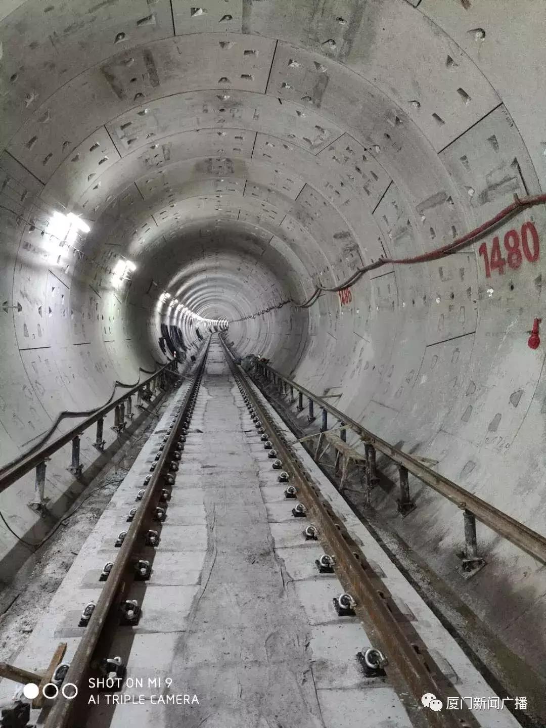 发现父母一方和别人搞暧昧怎么办,发现父母搞暧昧怎么办