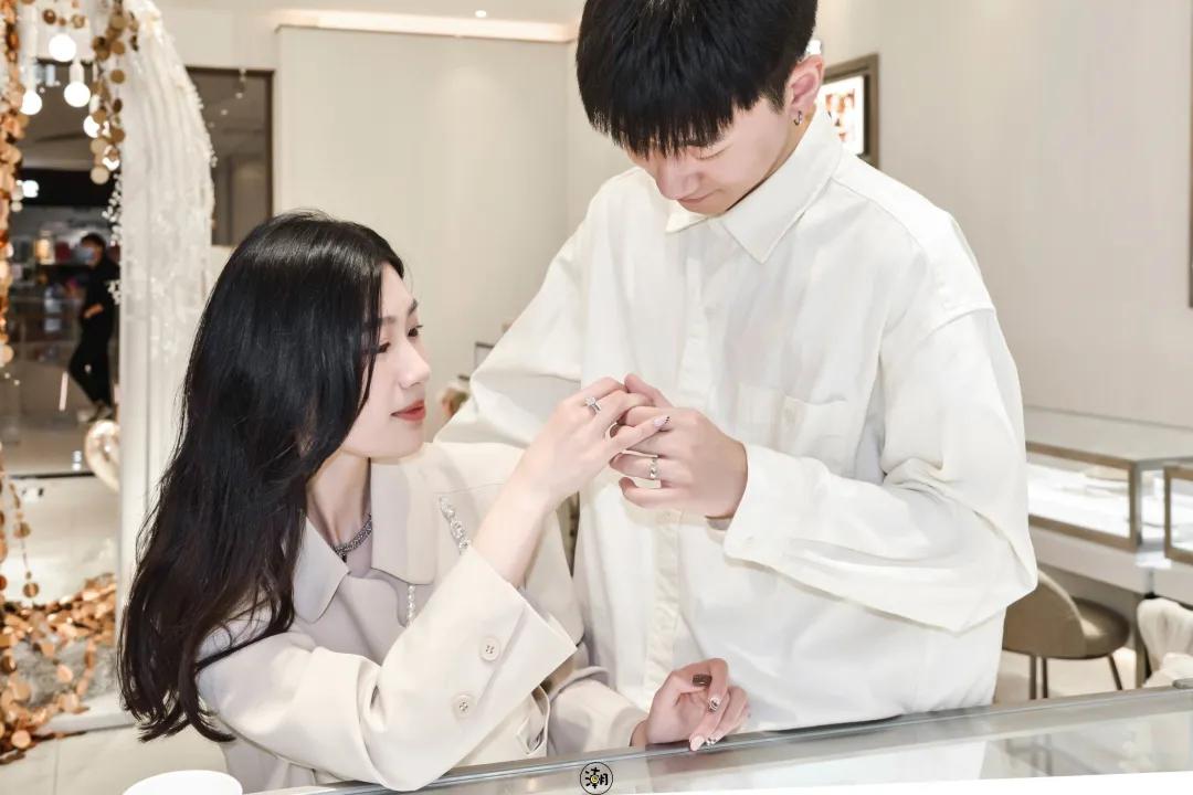 dr钻戒在哪里卖靠谱,郑州dr钻戒能当场买走吗