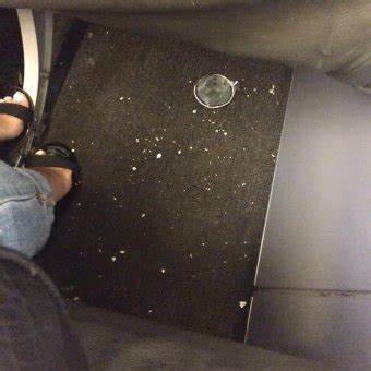 男乘客醉酒呕吐,美国一男子吐口水在车上