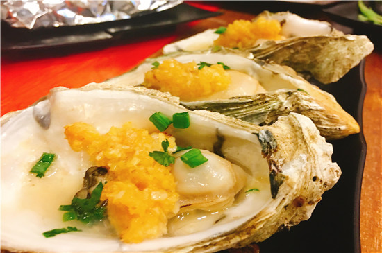 烤生蚝怎么挑又嫩又好吃,在家也能烤生蚝鲜嫩多汁美味可口