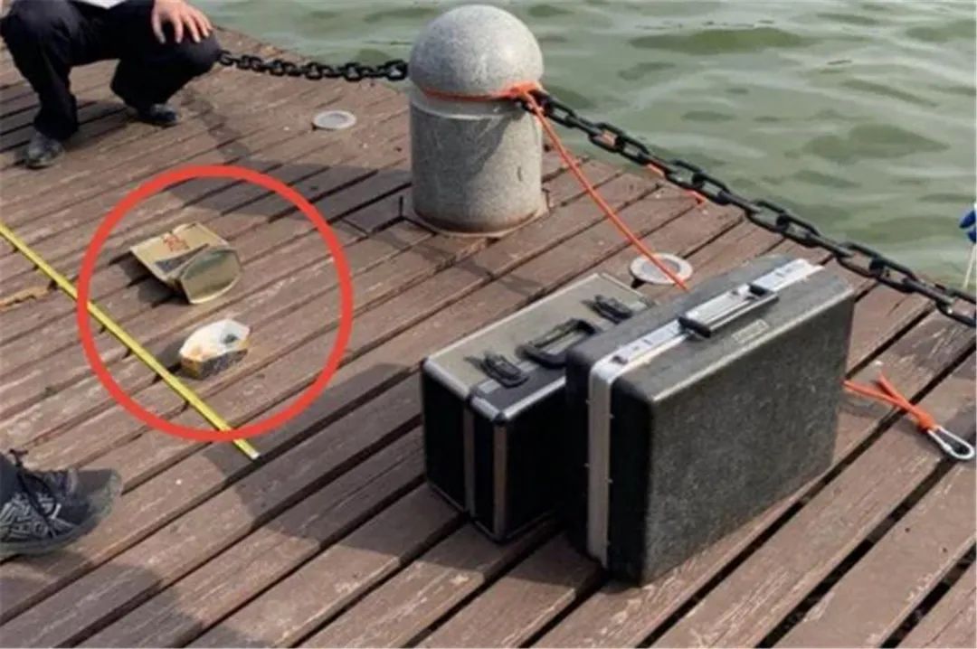 19岁少年因感情跳楼坠亡,全程被拍下,生命和女朋友孰轻孰重?