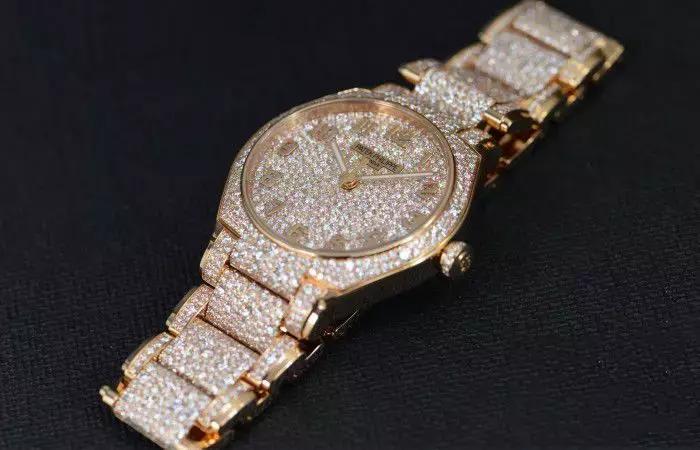 如何在冬天露出自己的手表,根据自己的手腕如何选择腕表