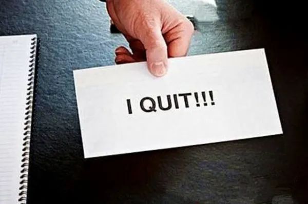 公司董事辞职后公司不变更,董事辞职后不变更登记的风险