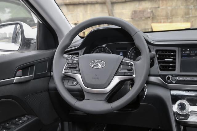 北京现代领动16年高配活力橙,现代领动高配