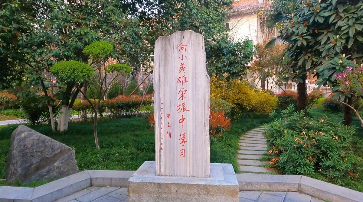 西安莲湖公园要门票吗,西安莲湖公园历史
