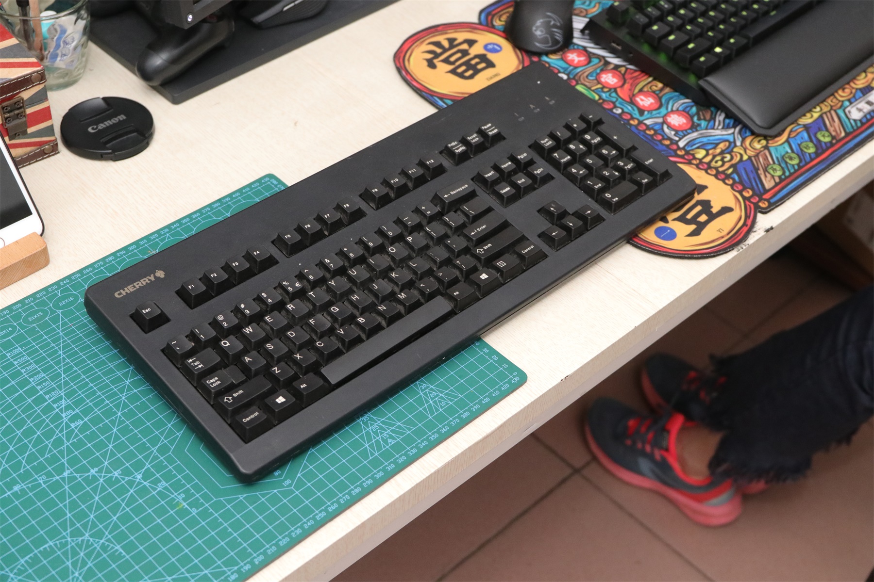 3494机械键盘,不到百元的青轴高颜值键盘