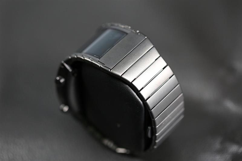 厉害啦！折叠屏努比亚腕机阿尔法评测：钢铁侠的技能被它实现