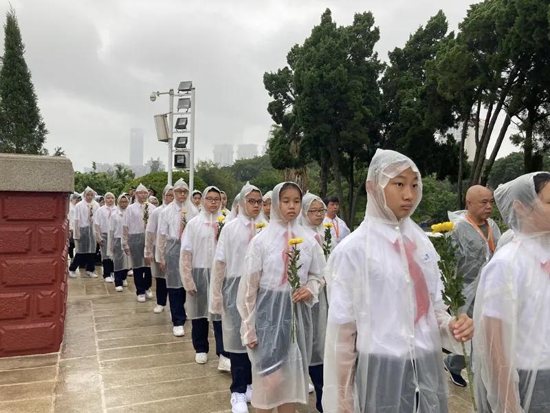 烈士纪念日革命烈士敬献花篮仪式,缅怀革命烈士致敬一线烈士