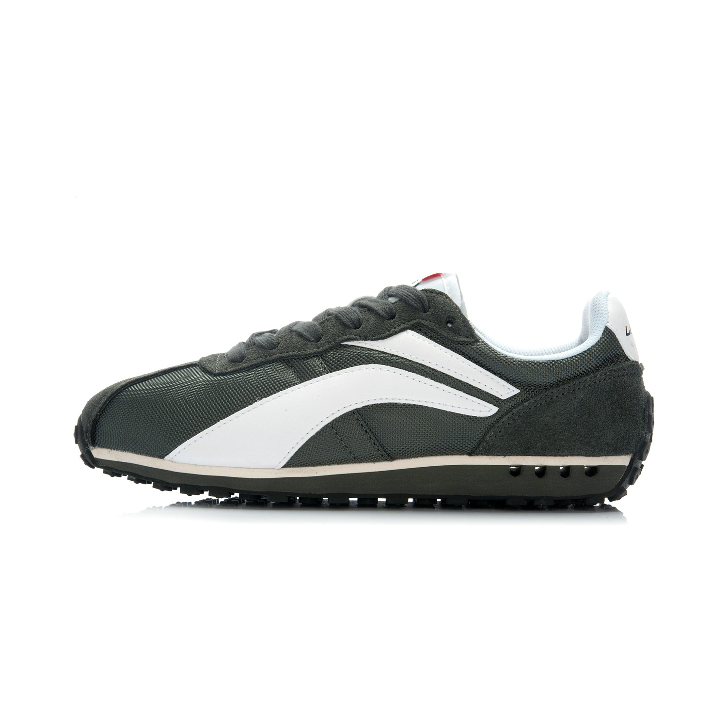 安踏的气垫鞋怎么样,安踏哪款运动鞋和匹克态极相似