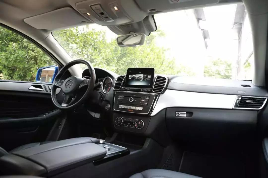 gle400轿跑suv试驾评测,奔驰gle400ecoupe