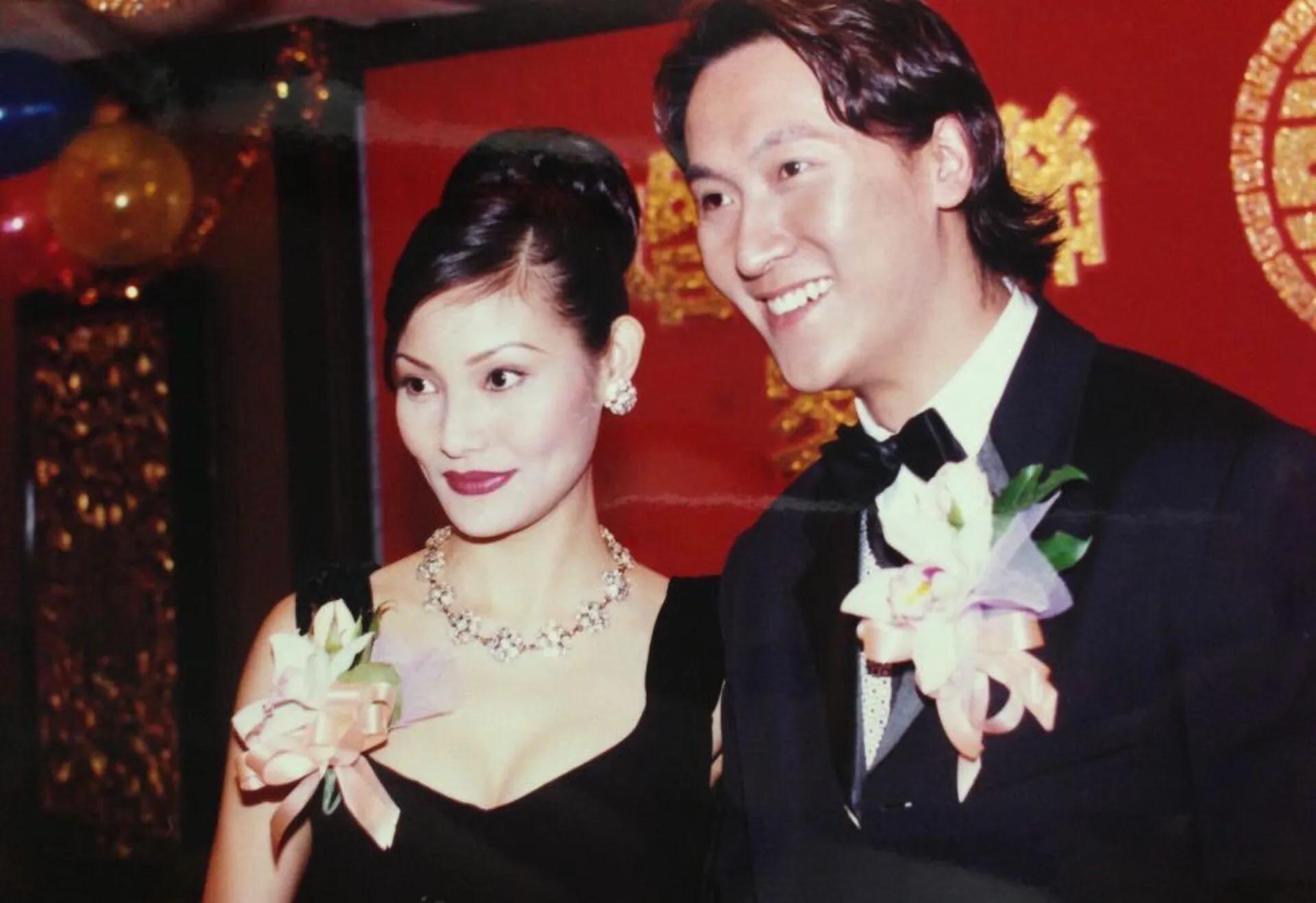 马德钟与妻子同框,马德钟一家三口同框合影