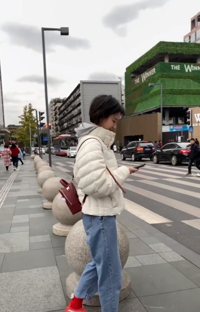 烂大街牛仔裤图片,烂大街牛仔裤穿搭图片